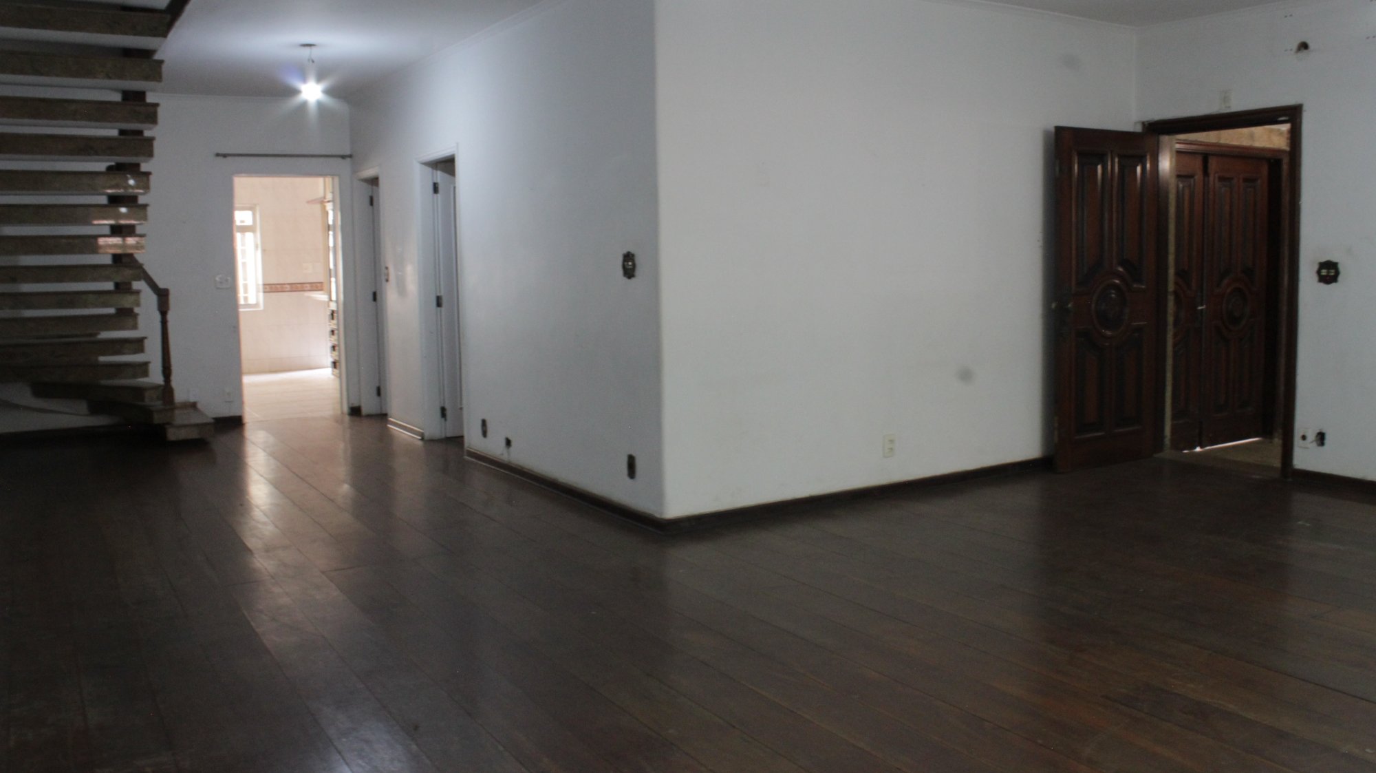 SOBRADO AMPLO NO BOSQUE DA SAÚDE – 270m² DE PURO ESPAÇO!
