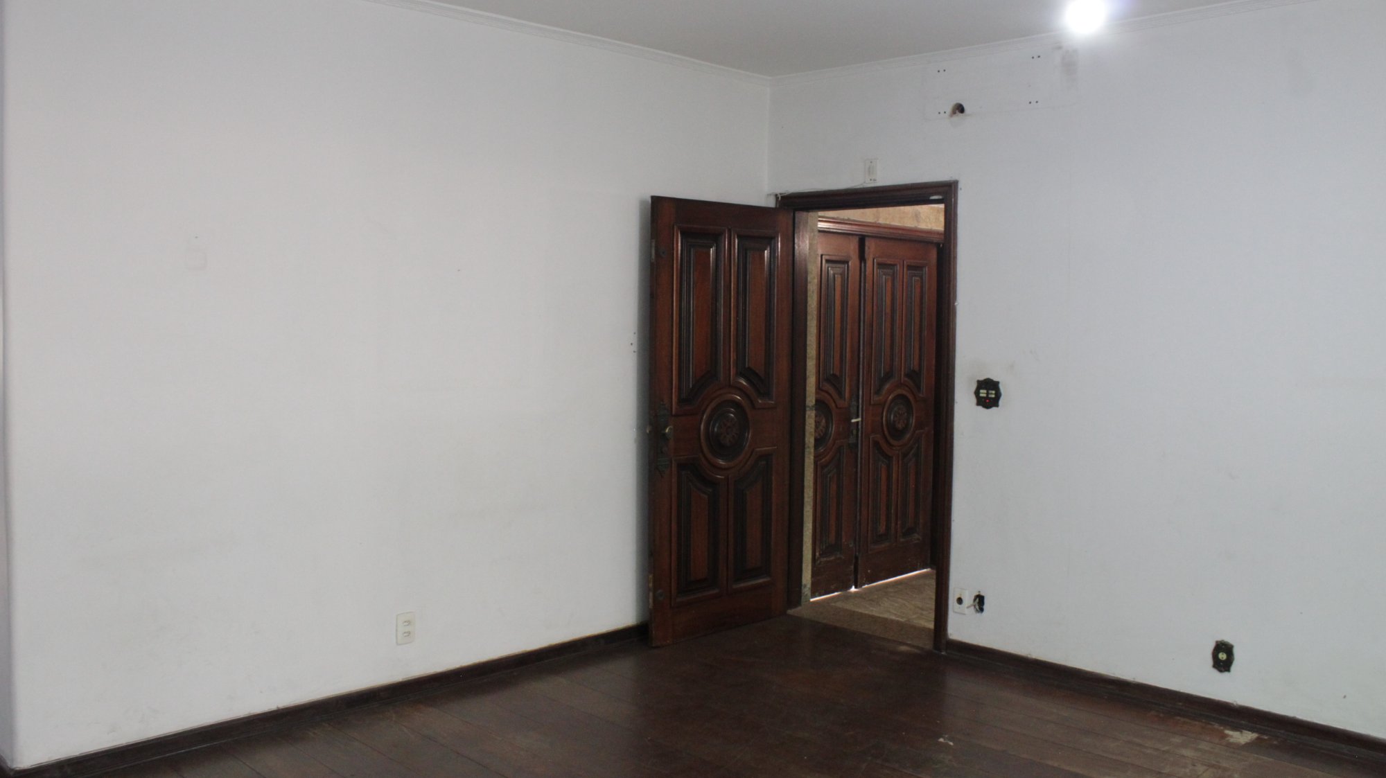 SOBRADO AMPLO NO BOSQUE DA SAÚDE – 270m² DE PURO ESPAÇO!