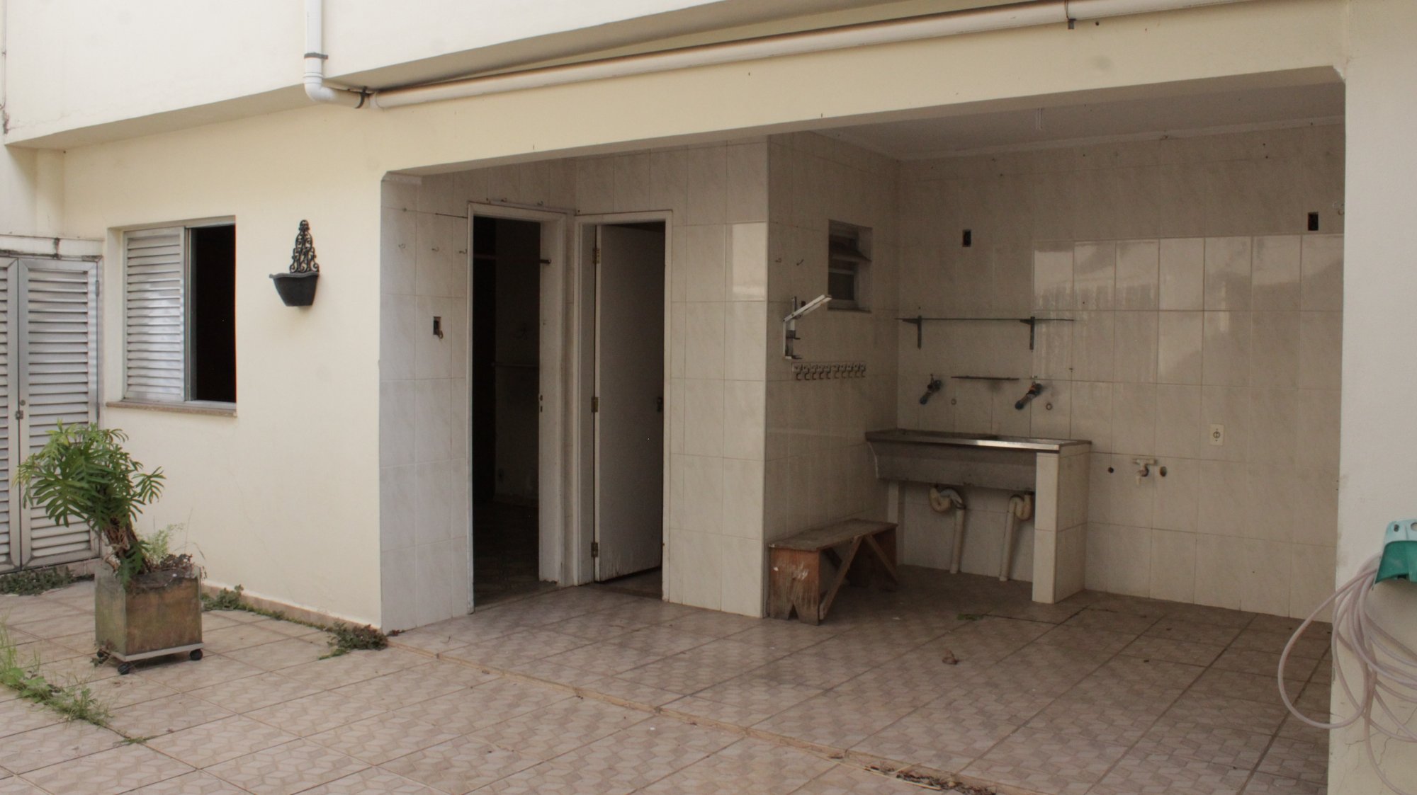 SOBRADO AMPLO NO BOSQUE DA SAÚDE – 270m² DE PURO ESPAÇO!