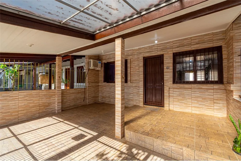 SJM 61 Casa 610241001-84 - REMAX 520 Exclusividades SJM 61 Casa 610241001-84 - REMAX 520 Exclusividades