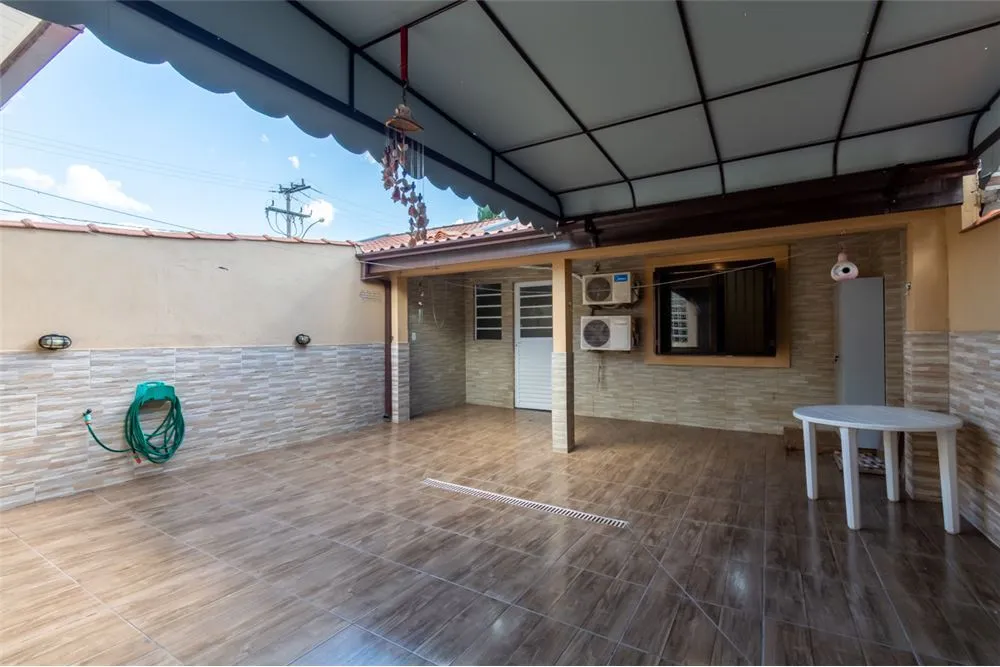 SJM 61 Casa 610241001-84 - REMAX 520 Exclusividades SJM 61 Casa 610241001-84 - REMAX 520 Exclusividades