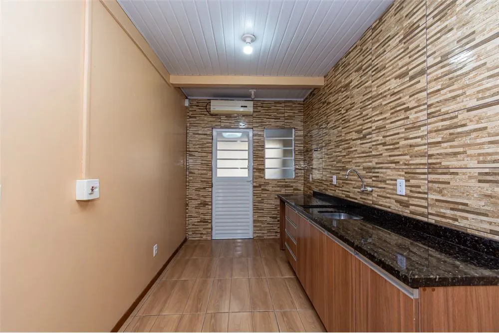 SJM 61 Casa 610241001-84 - REMAX 520 Exclusividades SJM 61 Casa 610241001-84 - REMAX 520 Exclusividades