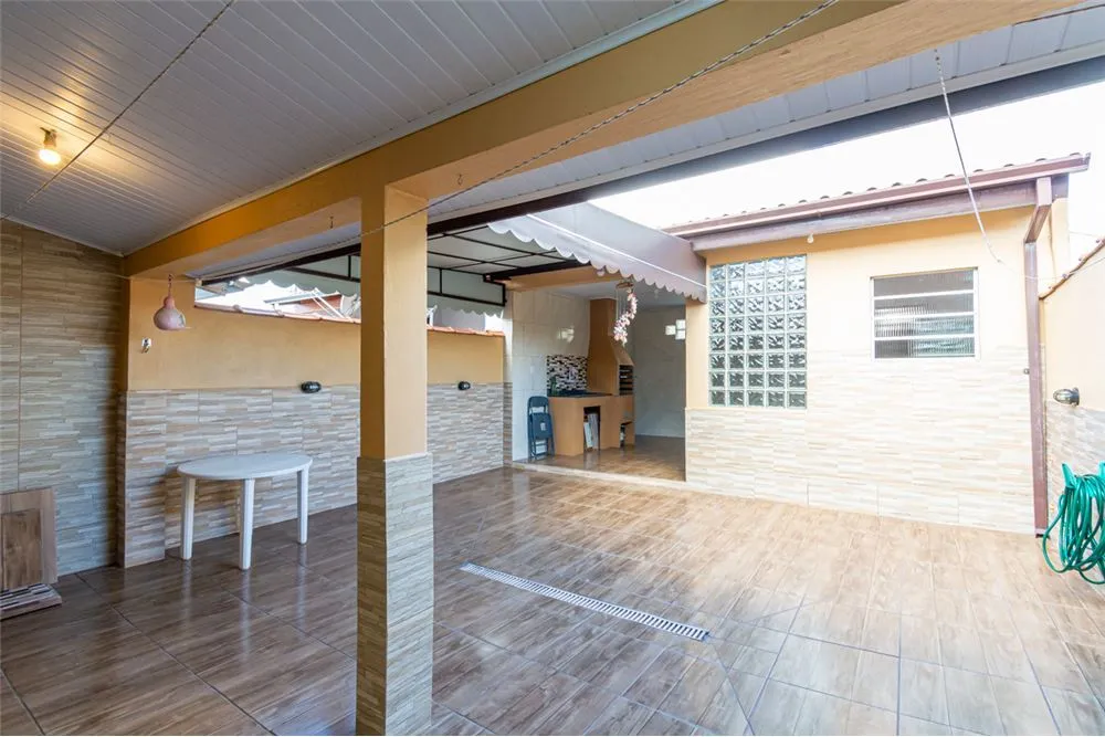 SJM 61 Casa 610241001-84 - REMAX 520 Exclusividades SJM 61 Casa 610241001-84 - REMAX 520 Exclusividades
