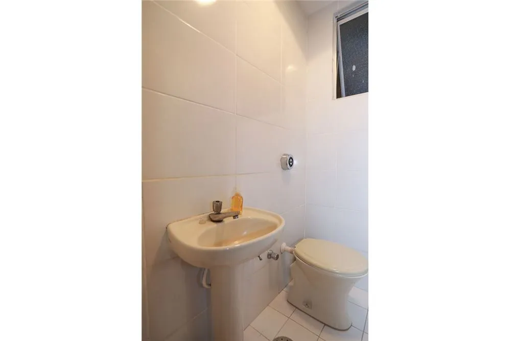 FCC 1636 Sala 612521010-66 - REMAX Place Exclusividades FCC 1636 Sala 612521010-66 - REMAX Place Exclusividades