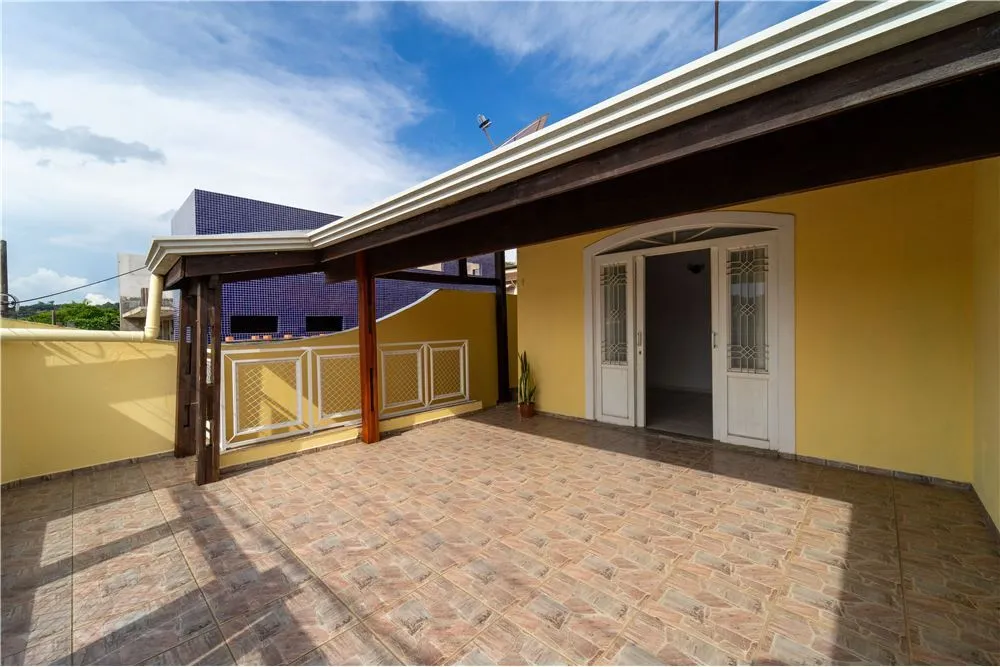 PSLFA 292 Casa 690591001-16 - REMAX Máxima Exclusividades PSLFA 292 Casa 690591001-16 - REMAX Máxima Exclusividades