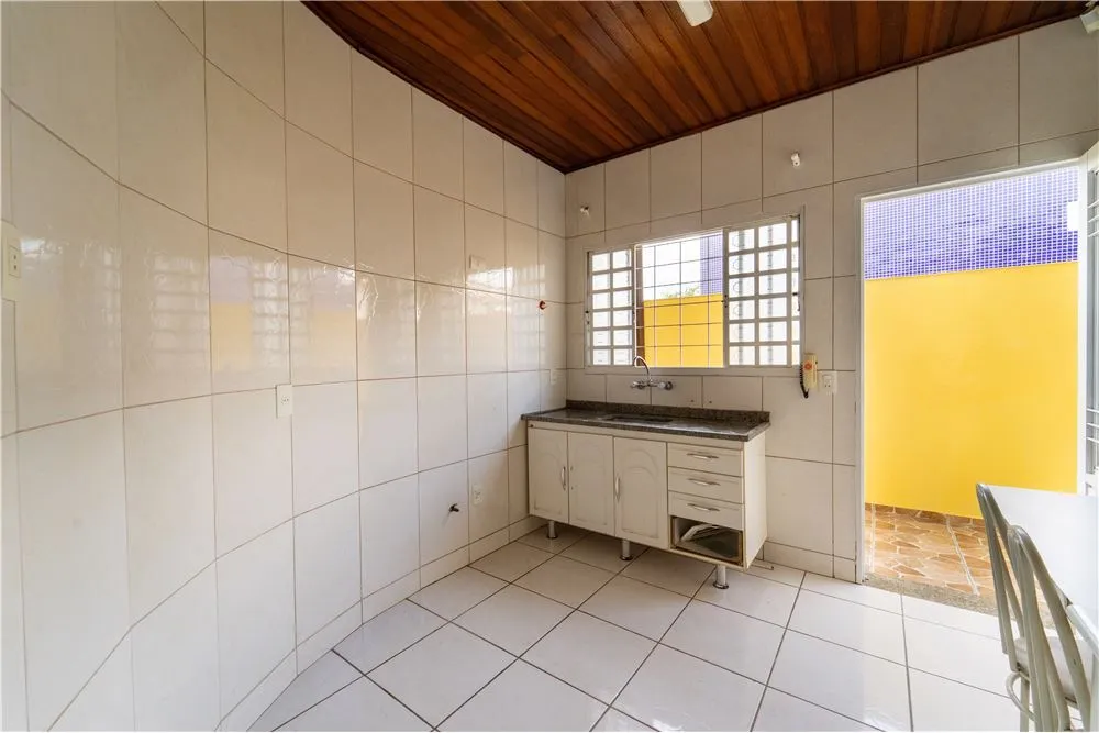 PSLFA 292 Casa 690591001-16 - REMAX Máxima Exclusividades PSLFA 292 Casa 690591001-16 - REMAX Máxima Exclusividades