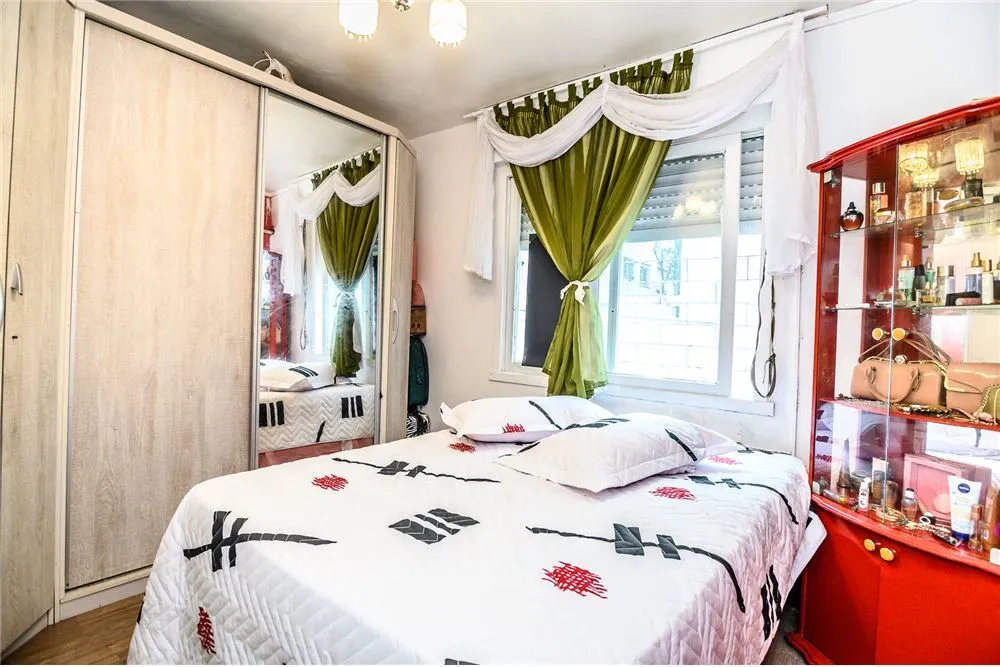 VIDS 208 Apto 612481063-5 - REMAX Andar de Cima Exclusividades