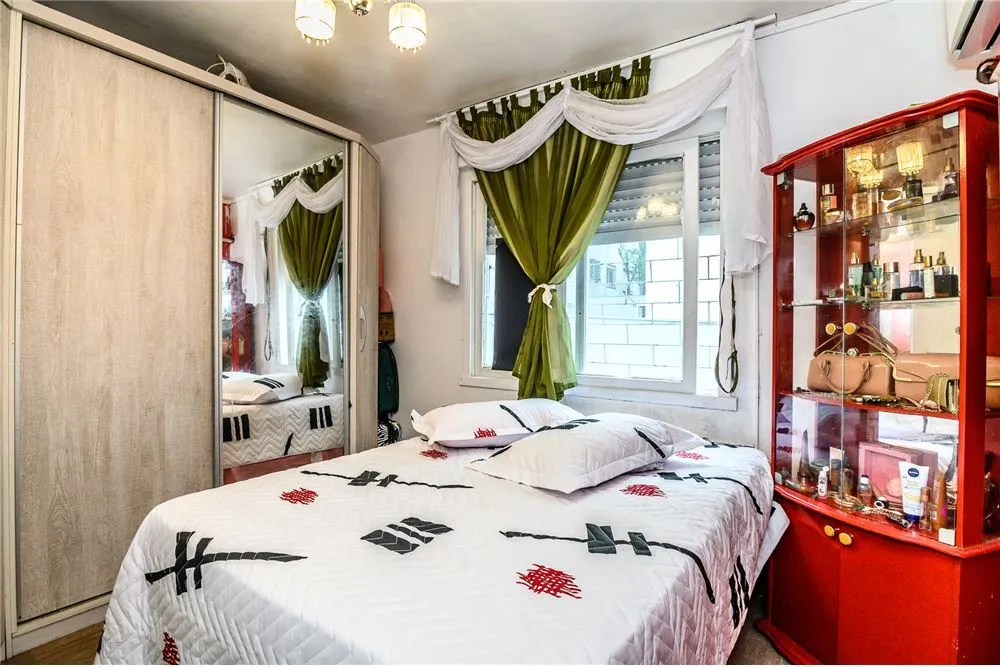 VIDS 208 Apto 612481063-5 - REMAX Andar de Cima Exclusividades