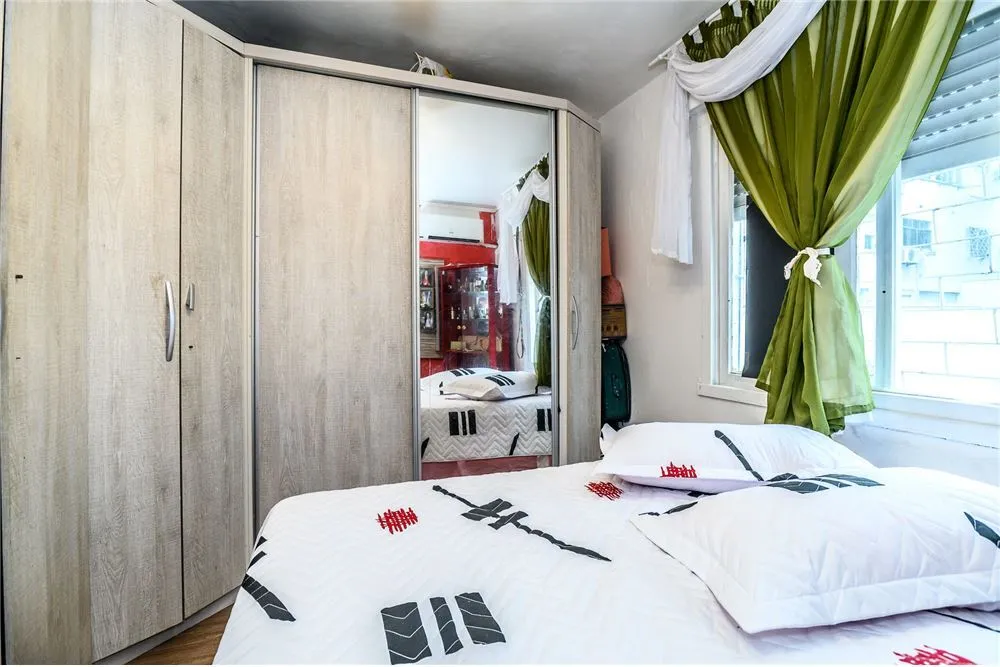 VIDS 208 Apto 612481063-5 - REMAX Andar de Cima Exclusividades