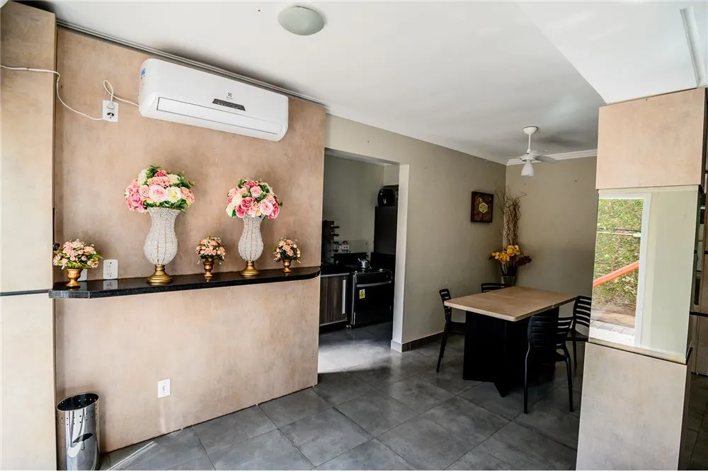 NMA 300 Apto 612481068-110 - REMAX Andar de Cima Exclusividades NMA 300 Apto 612481068-110 - REMAX Andar de Cima Exclusividades