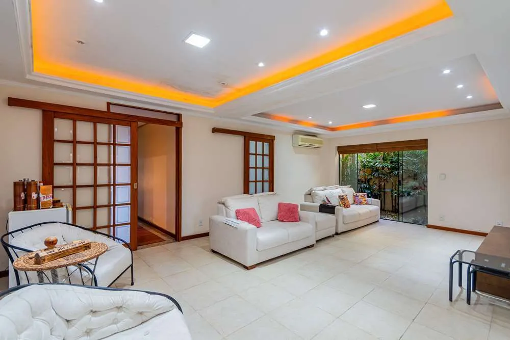 TSNDDF 429 Casa 612481066-215 - REMAX Andar de Cima Exclusividades TSNDDF 429 Casa 612481066-215 - REMAX Andar de Cima Exclusividades