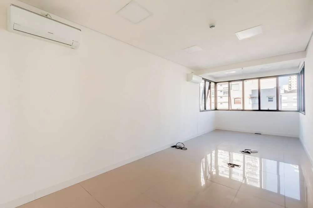 HCB 652 Sala 601081011-28 - REMAX Lepex Exclusividades HCB 652 Sala 601081011-28 - REMAX Lepex Exclusividades