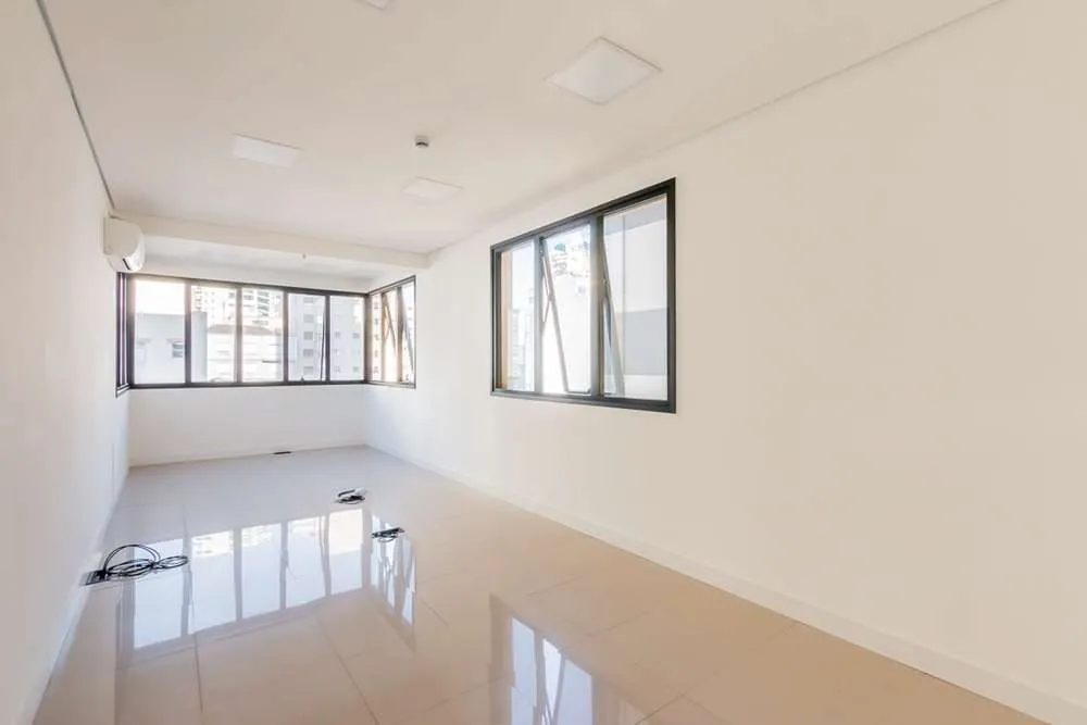 HCB 652 Sala 601081011-28 - REMAX Lepex Exclusividades HCB 652 Sala 601081011-28 - REMAX Lepex Exclusividades