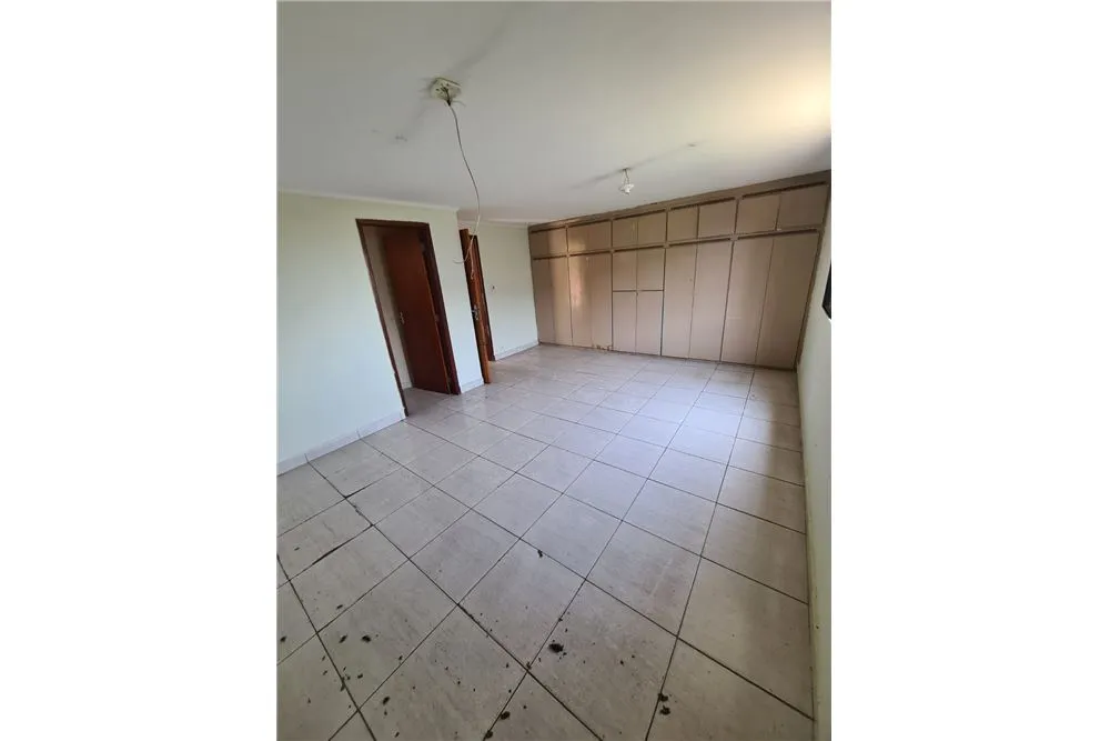 VRHM 35 Casa 602051002-2 - REMAX B Loyalty Exclusividades VRHM 35 Casa 602051002-2 - REMAX B Loyalty Exclusividades