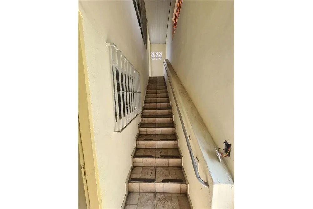VRHM 35 Casa 602051002-2 - REMAX B Loyalty Exclusividades VRHM 35 Casa 602051002-2 - REMAX B Loyalty Exclusividades