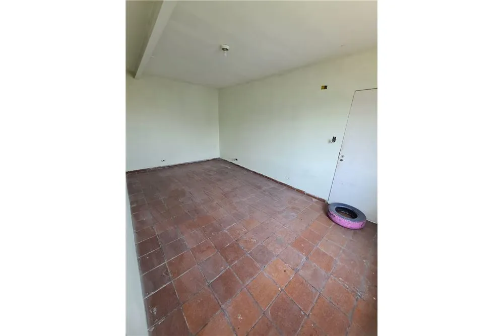 VRHM 35 Casa 602051002-2 - REMAX B Loyalty Exclusividades VRHM 35 Casa 602051002-2 - REMAX B Loyalty Exclusividades