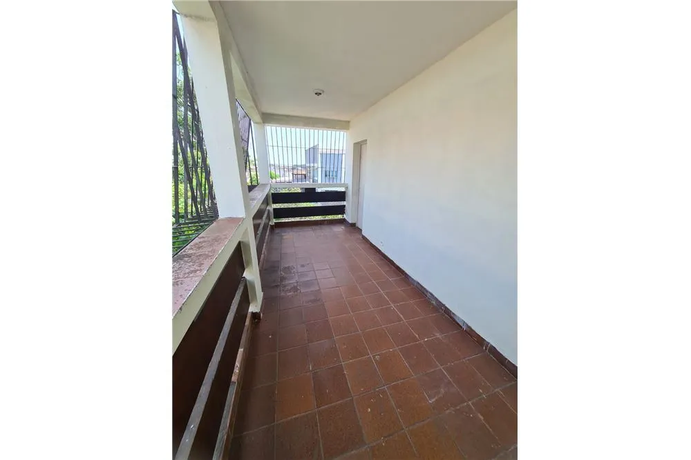 VRHM 35 Casa 602051002-2 - REMAX B Loyalty Exclusividades VRHM 35 Casa 602051002-2 - REMAX B Loyalty Exclusividades