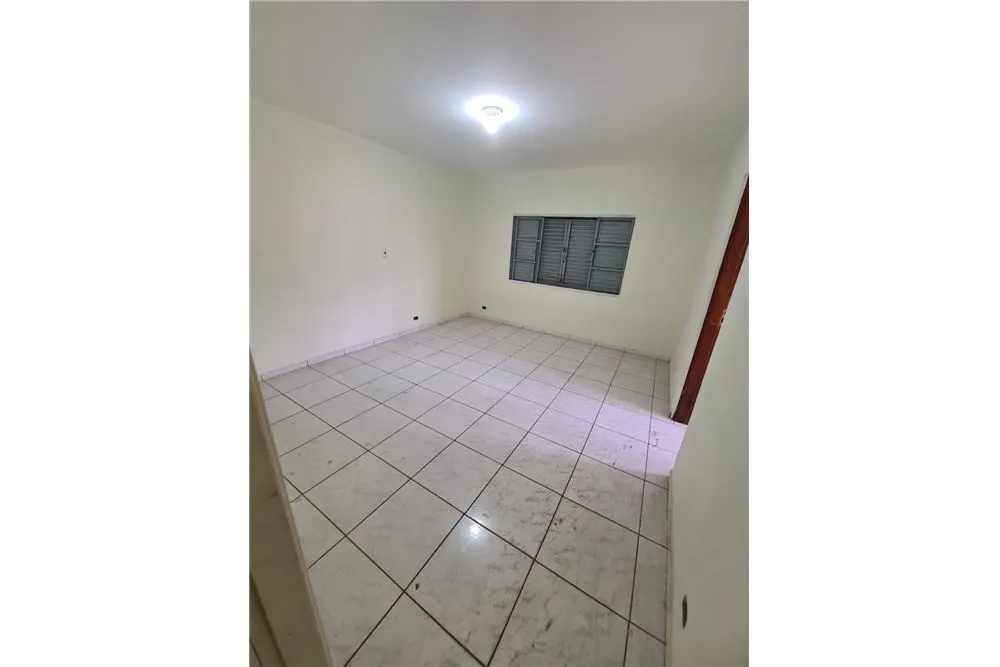 VRHM 35 Casa 602051002-2 - REMAX B Loyalty Exclusividades VRHM 35 Casa 602051002-2 - REMAX B Loyalty Exclusividades