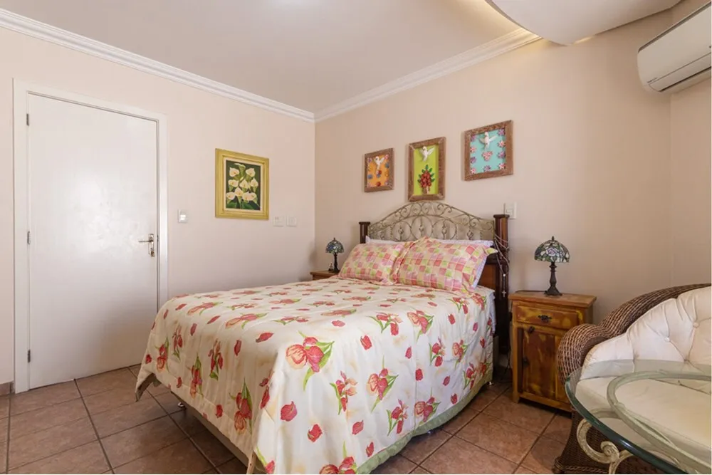 BV1DJ 225 Casa 612481082-25 - REMAX Andar de Cima Exclusividades BV1DJ 225 Casa 612481082-25 - REMAX Andar de Cima Exclusividades