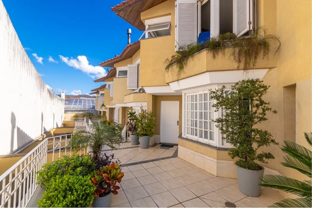 BV1DJ 225 Casa 612481082-25 - REMAX Andar de Cima Exclusividades BV1DJ 225 Casa 612481082-25 - REMAX Andar de Cima Exclusividades