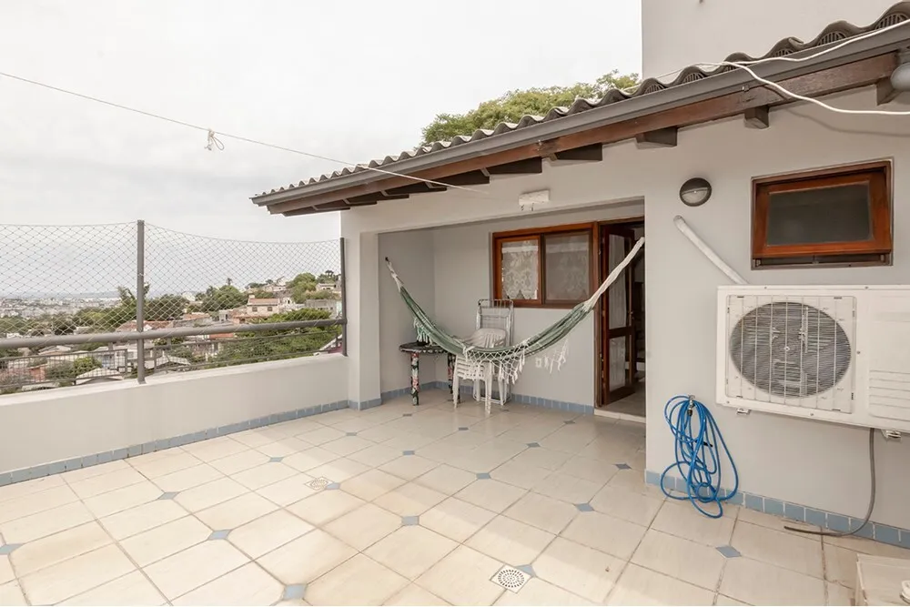 NE 100 Casa 612481061-8 - REMAX Andar de Cima Exclusividades