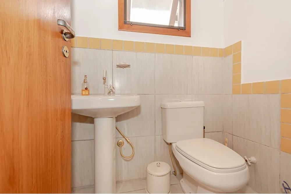 NE 100 Casa 612481061-8 - REMAX Andar de Cima Exclusividades