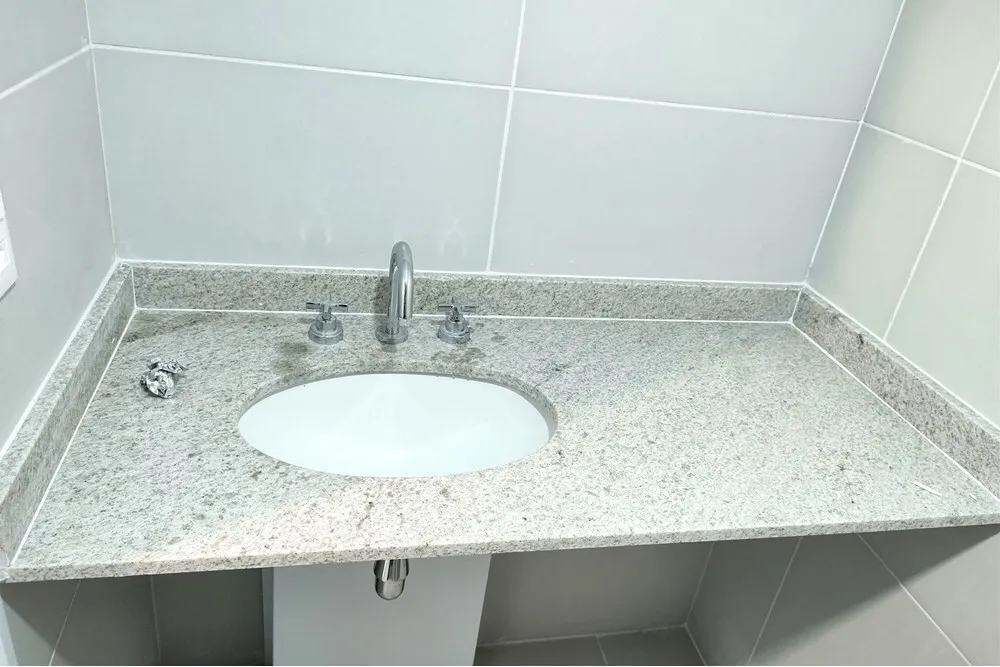 PAF 654 Apto 601241001-50 - REMAX Ville Exclusividades