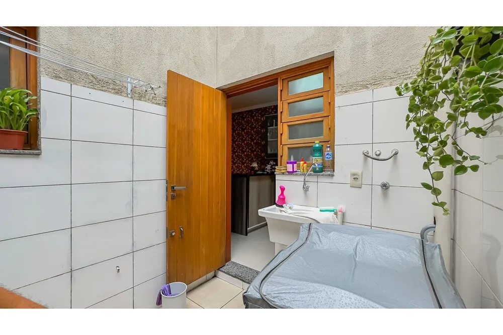 PO 83 Casa 610291022-33 - REMAX Capital Park Exclusividades