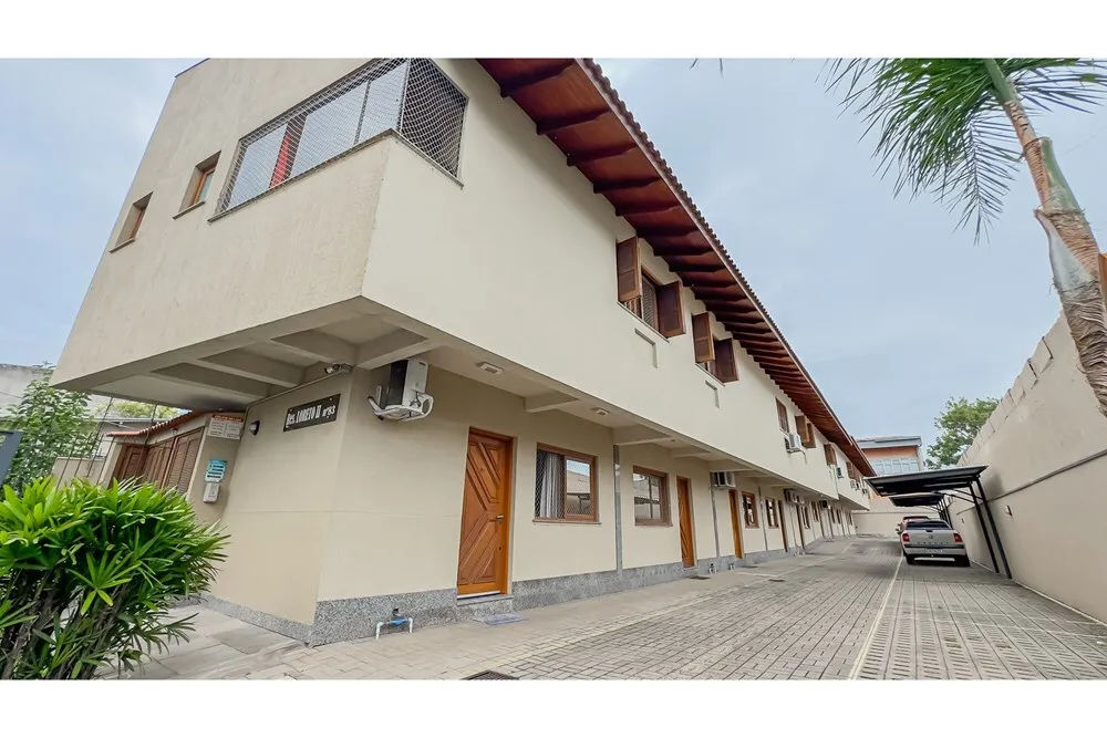 PO 83 Casa 610291022-33 - REMAX Capital Park Exclusividades