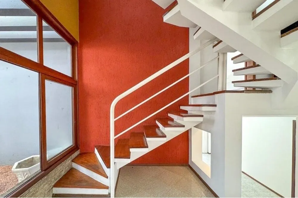 AT 937 612541001-102 - REMAX Street Exclusividades AT 937 612541001-102 - REMAX Street Exclusividades