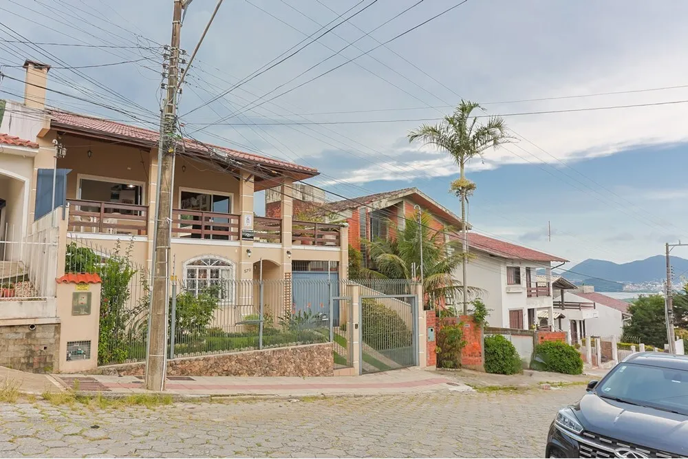 TJFDA 570 Casa 590441044-51 - REMAX Dream On II Exclusividades TJFDA 570 Casa 590441044-51 - REMAX Dream On II Exclusividades
