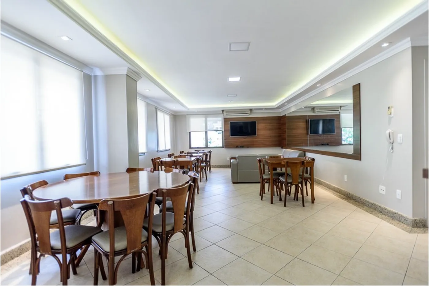 MSTLZ 332 Apto 612481068-163 - REMAX Andar de Cima Exclusividades