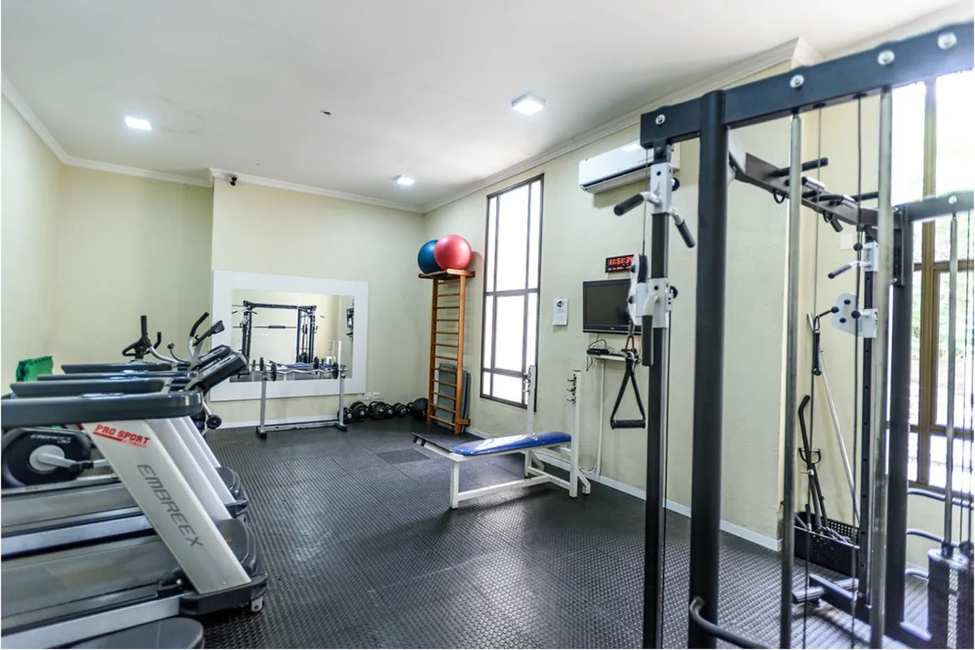 MSTLZ 332 Apto 612481068-163 - REMAX Andar de Cima Exclusividades