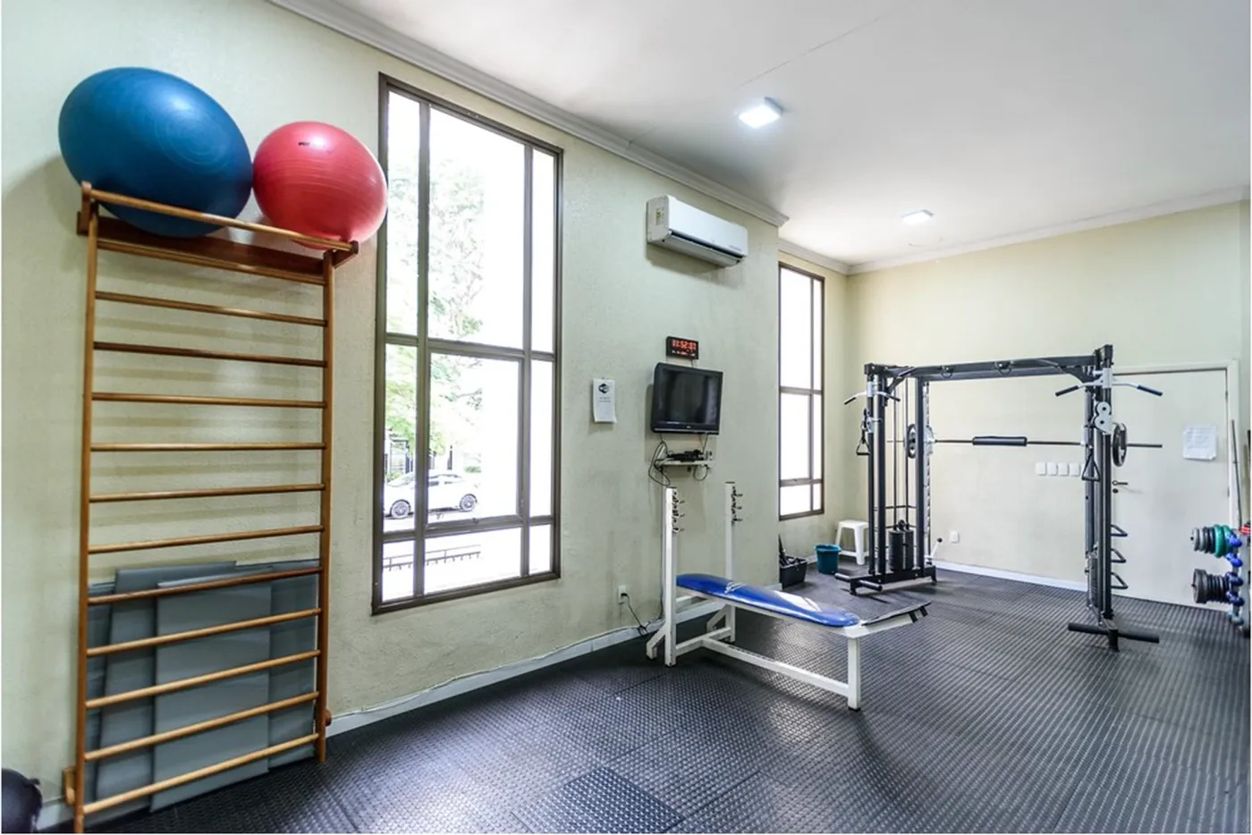 MSTLZ 332 Apto 612481068-163 - REMAX Andar de Cima Exclusividades