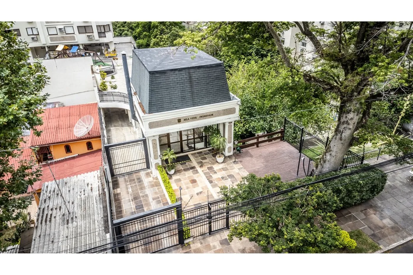 MSTLZ 332 Apto 612481068-163 - REMAX Andar de Cima Exclusividades