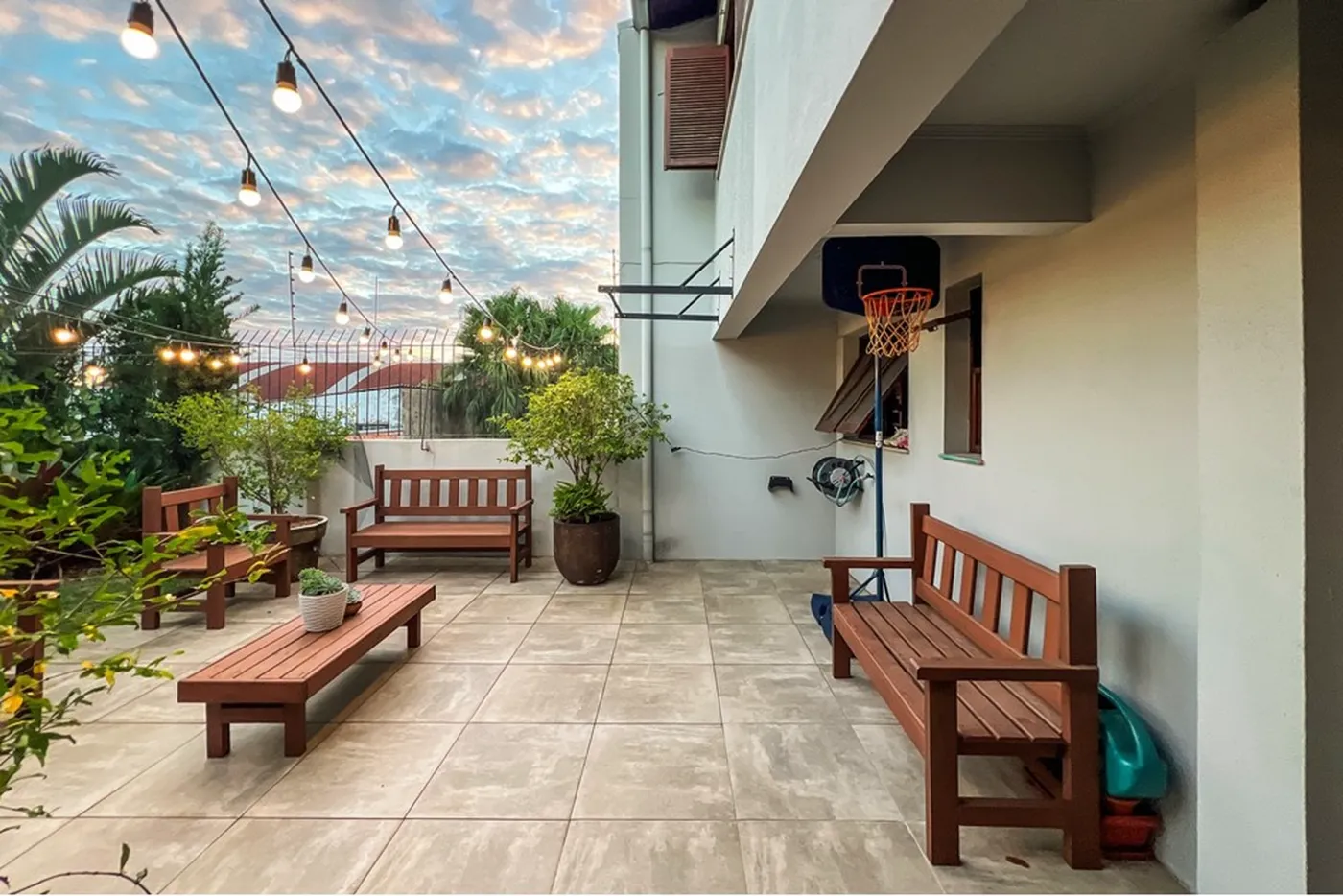 SJC 199 Casa 610241012-180 - REMAX 520 Exclusividades SJC 199 Casa 610241012-180 - REMAX 520 Exclusividades