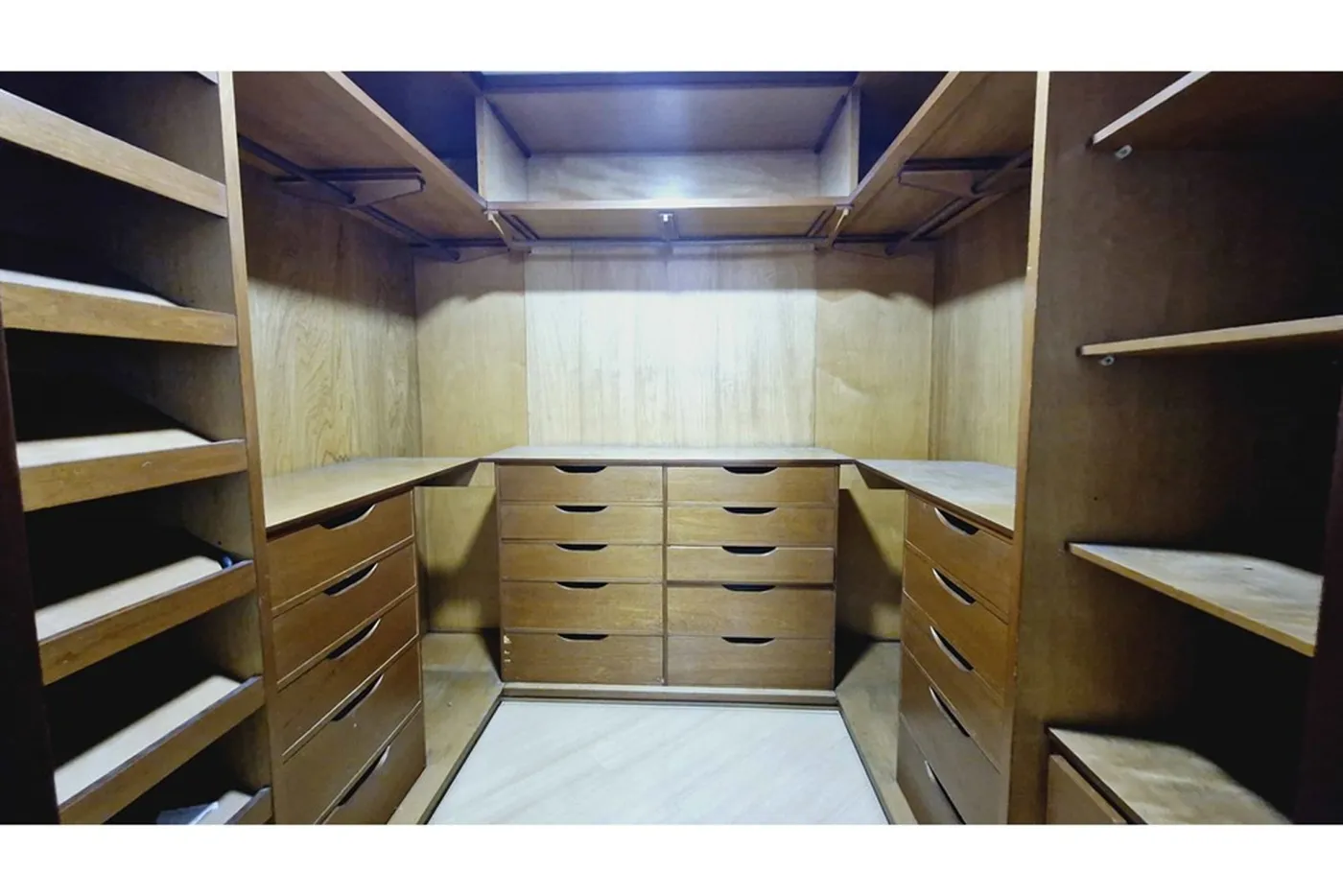 BVJEDL 268 Apto 602301001-6 - Remax Trinity Exclusividades BVJEDL 268 Apto 602301001-6 - Remax Trinity Exclusividades
