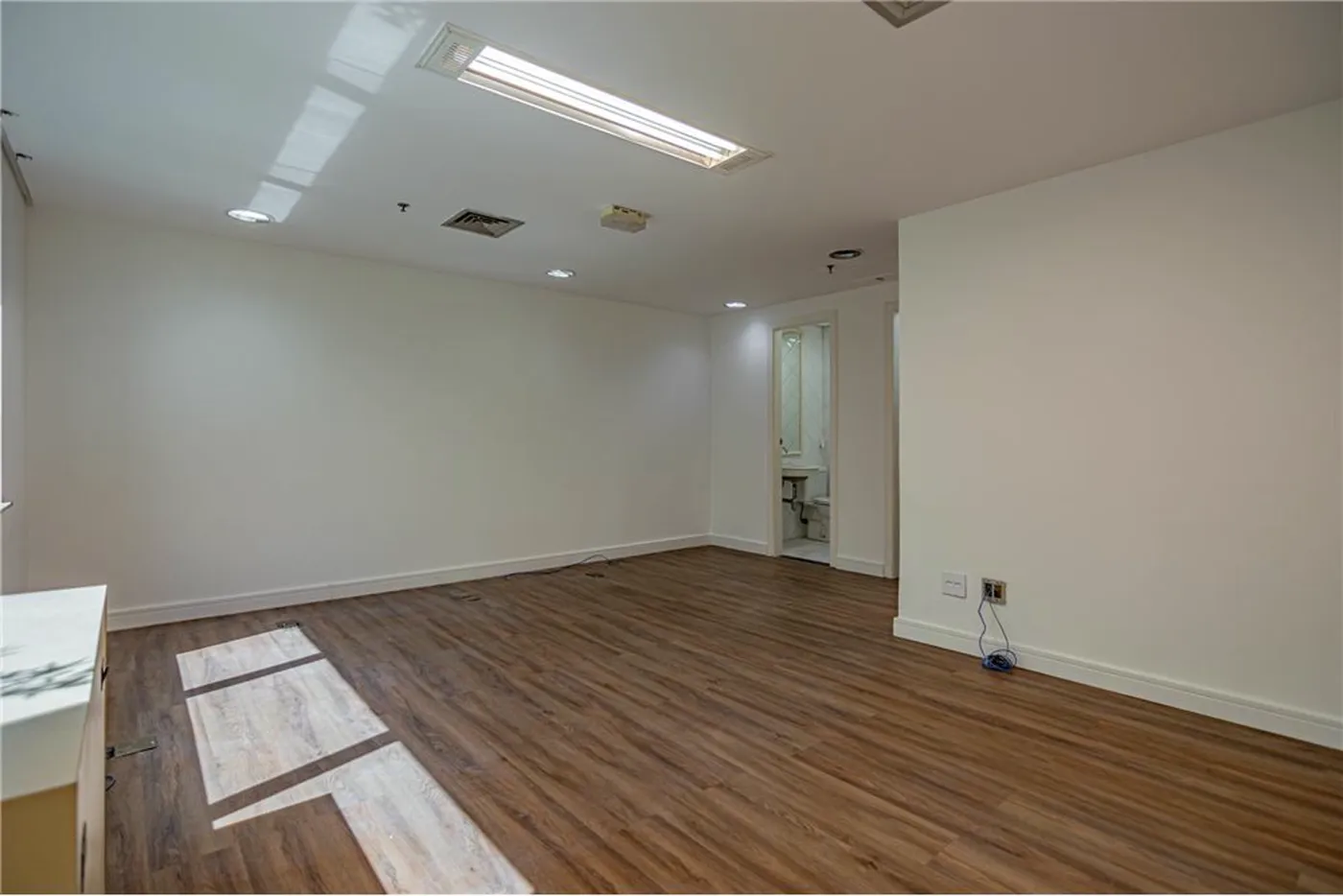 CA 1968 Sala 601081006-119 - REMAX Lepex Exclusividades