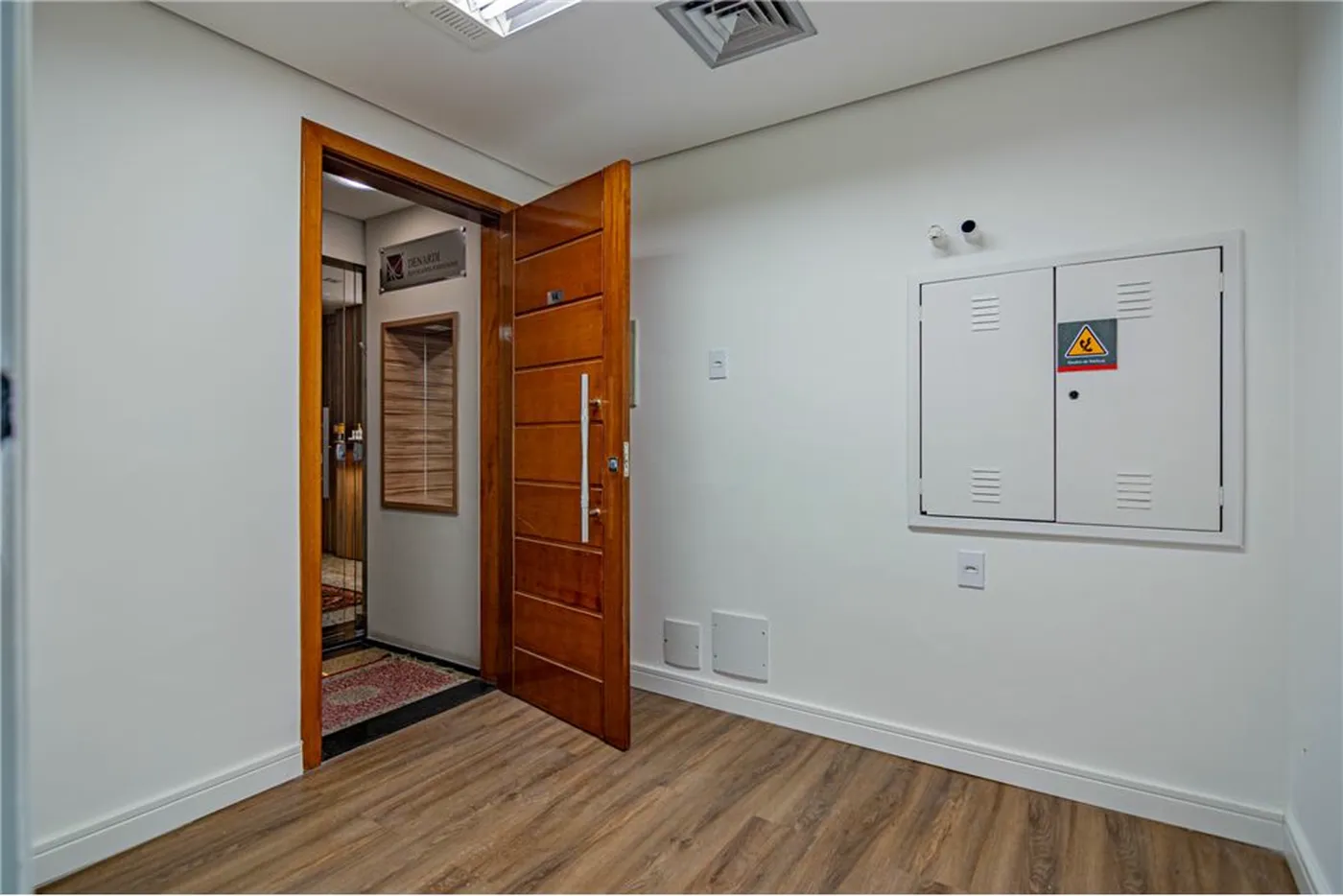 CA 1968 Sala 601081006-119 - REMAX Lepex Exclusividades