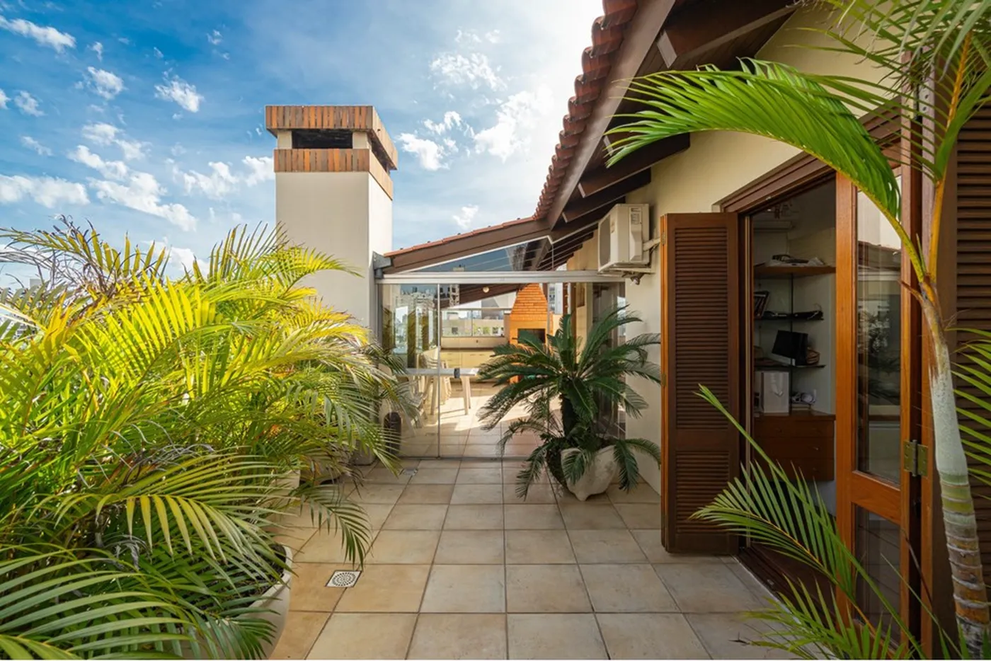 PS 326 Apto 612481060-12 - REMAX Andar de Cima Exclusividades
