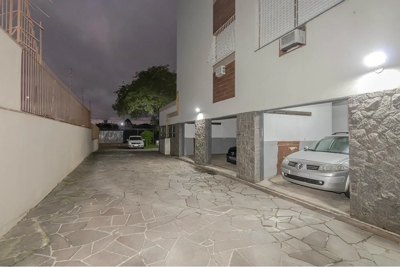 JLB 22 Apto 612481082-47 - REMAX Andar de Cima Exclusividades