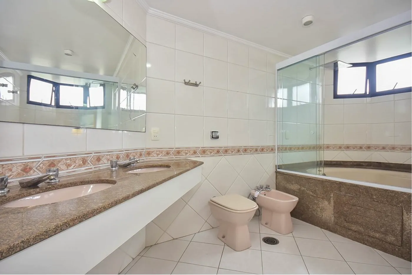 VADGDV 2080 Apto 601081068-12 - REMAX Lepex Exclusividades