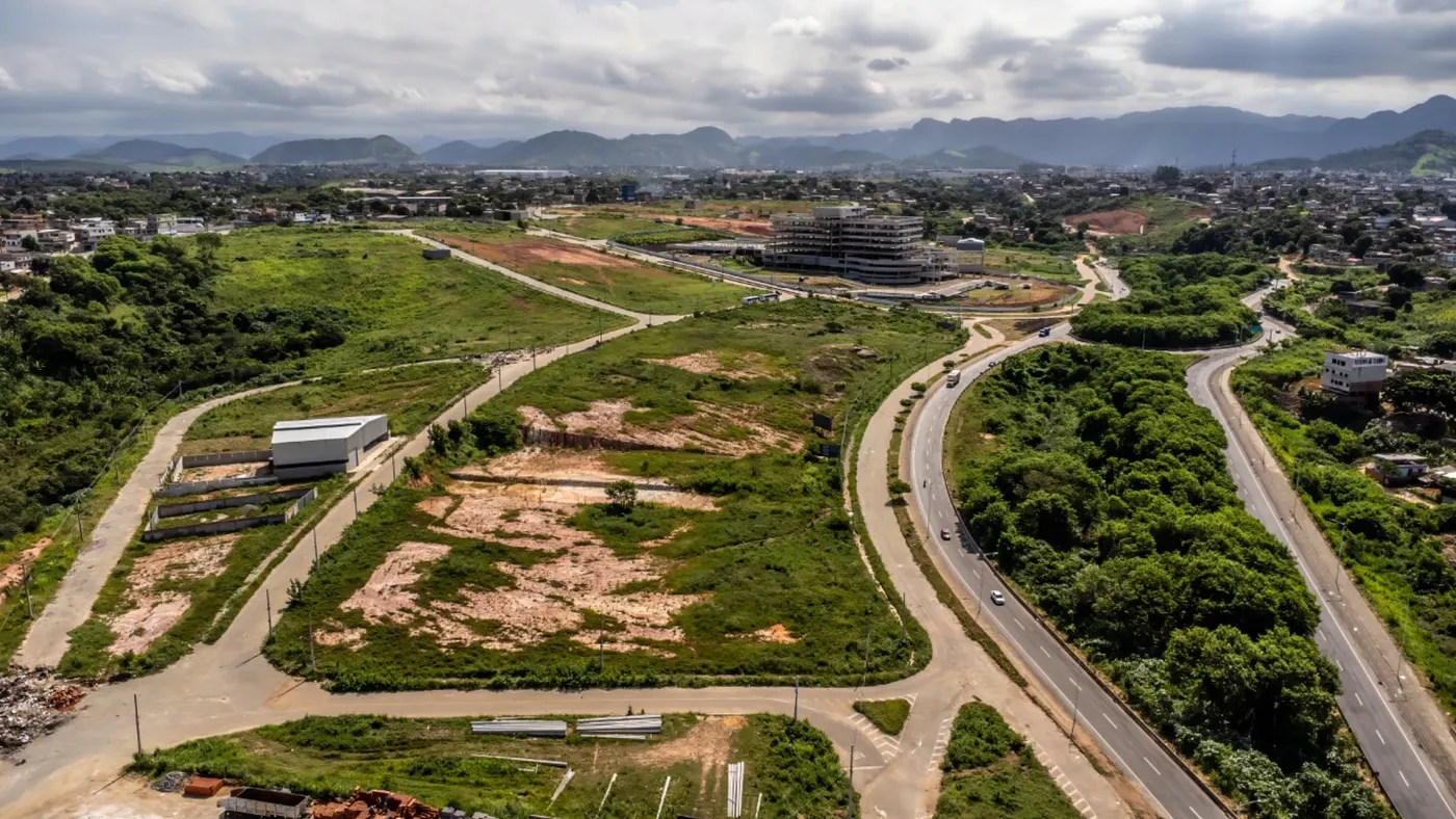 Parque Leste Oeste - Comercial