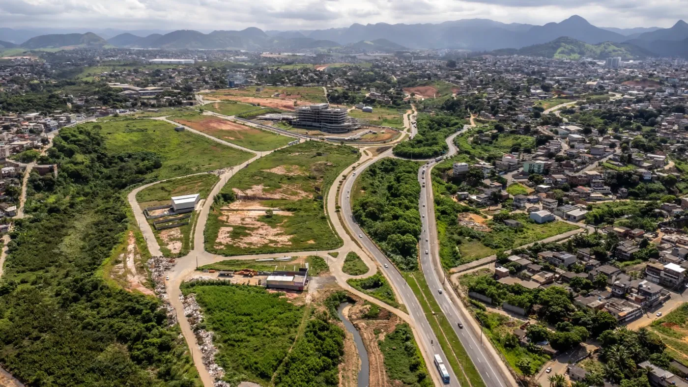 Parque Leste Oeste - Comercial