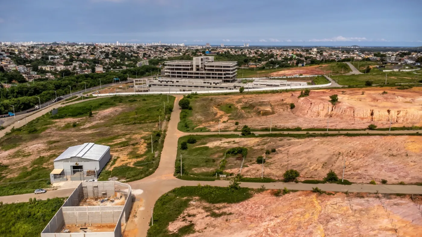 Parque Leste Oeste - Comercial