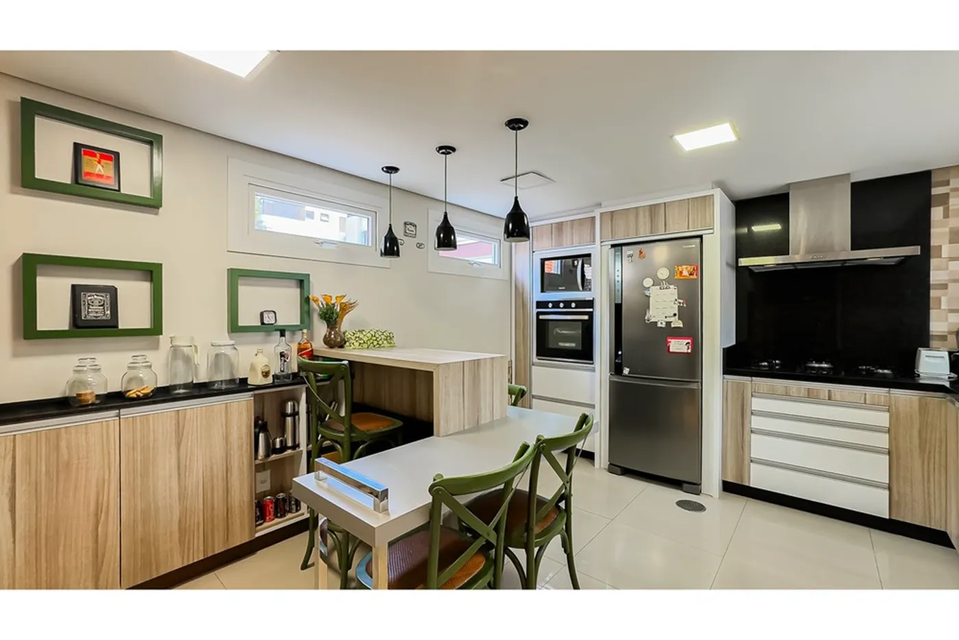 PAT 174 Apto 612521014-72 - REMAX Place Exclusividades PAT 174 Apto 612521014-72 - REMAX Place Exclusividades