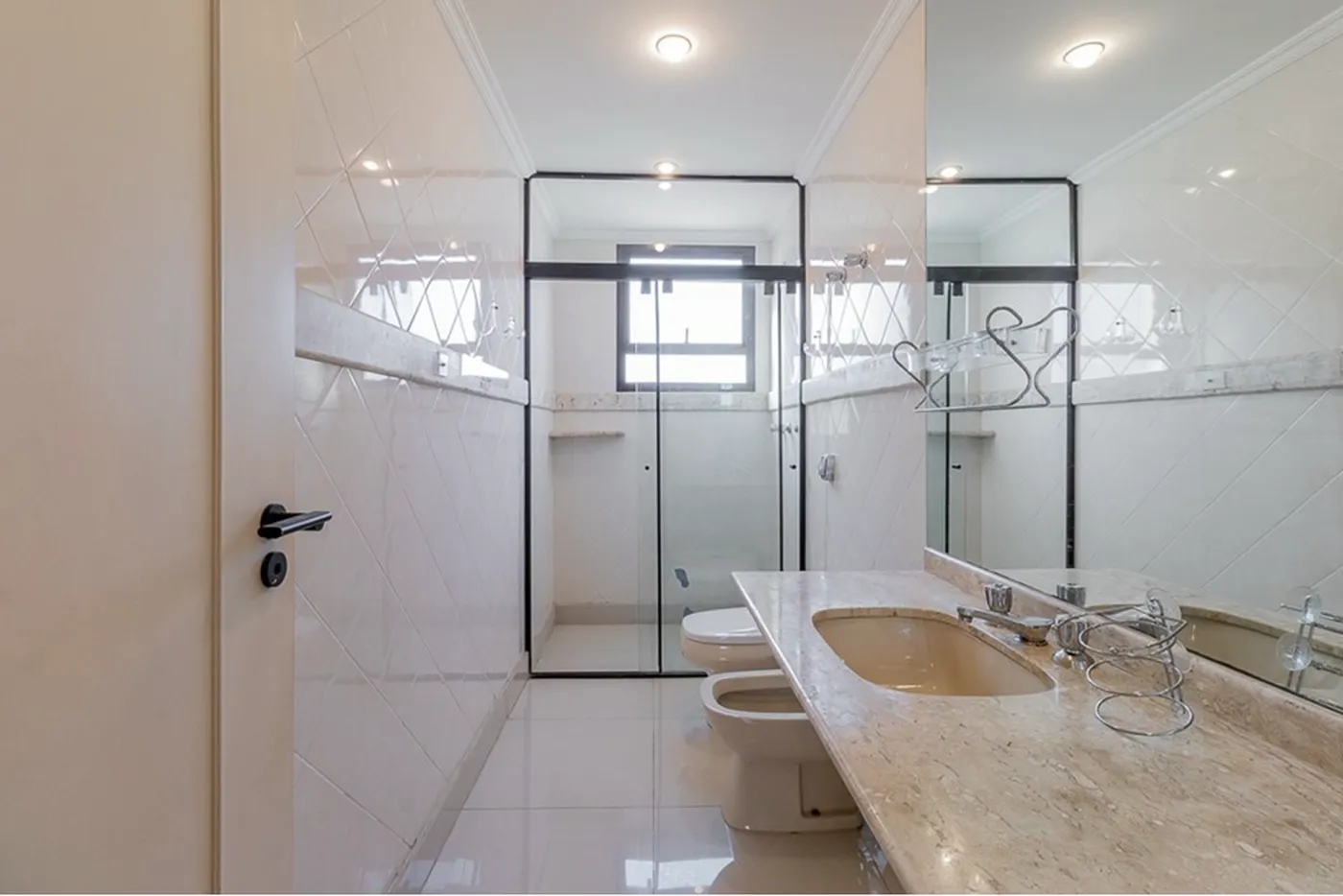 HM 568 Apto 601081062-50 - REMAX Lepex Exclusividades