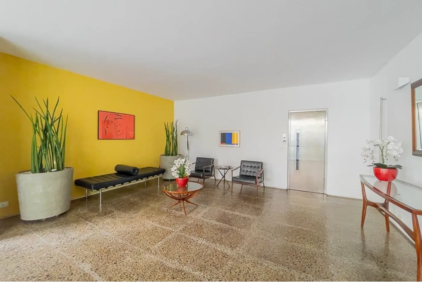 HM 568 Apto 601081062-50 - REMAX Lepex Exclusividades