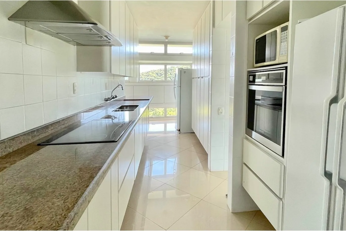 BGGG 528 Apto 601081089-4 - REMAX Lepex Exclusividades