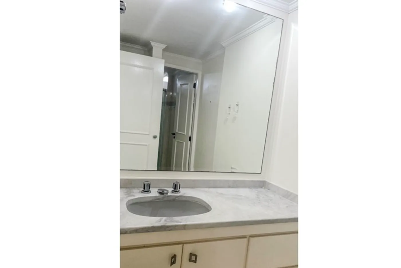 BGGG 528 Apto 601081089-4 - REMAX Lepex Exclusividades